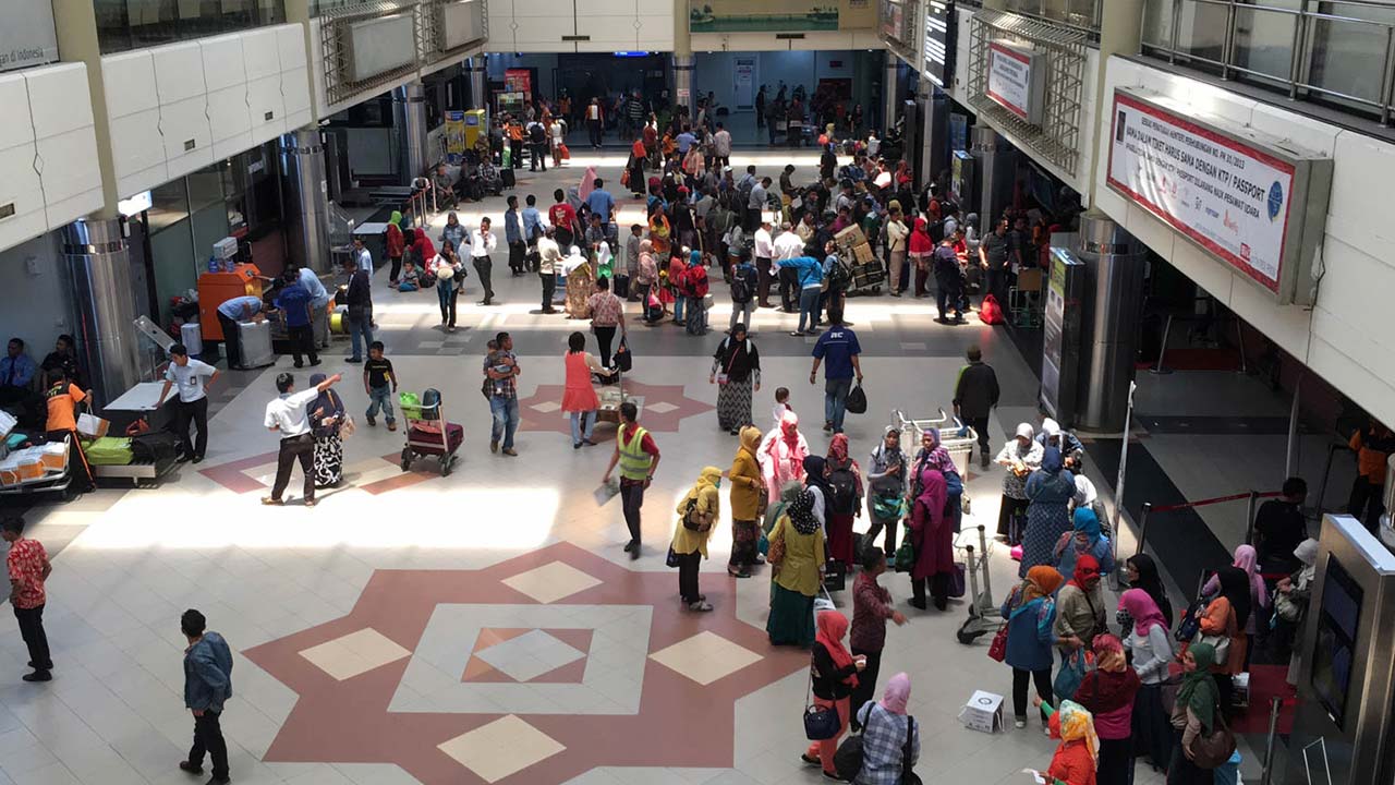 View in airport before flight to Bangkok, Thailand, for a HOT SEX DATE