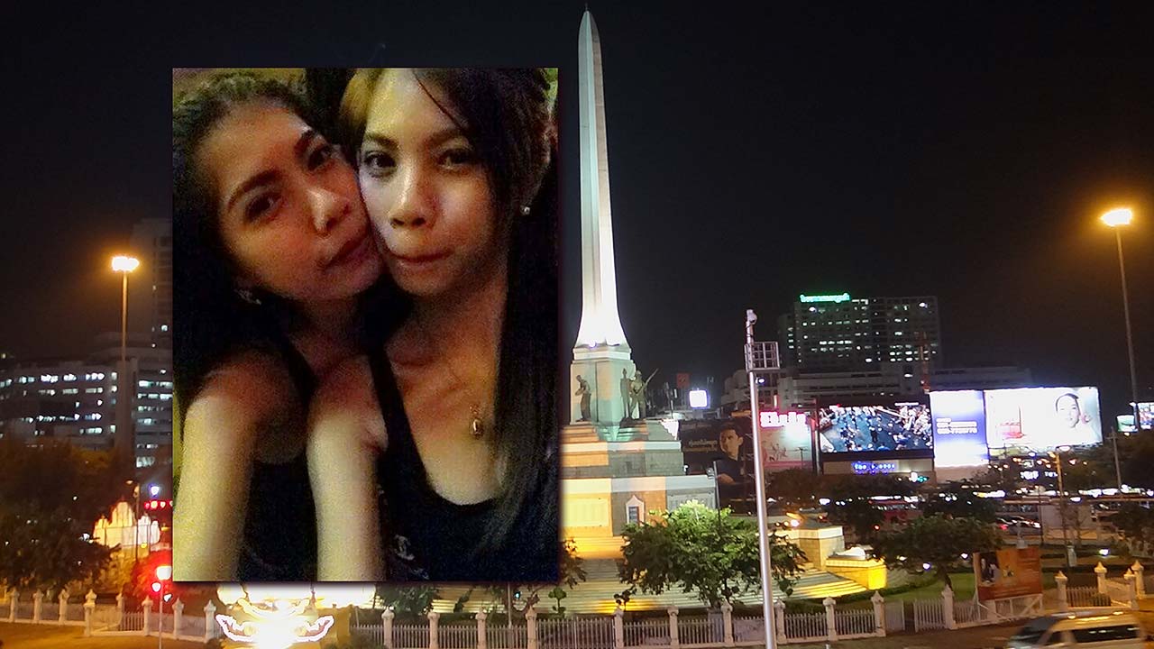 Sexy Bangkok friends Pics And Victory Monument
