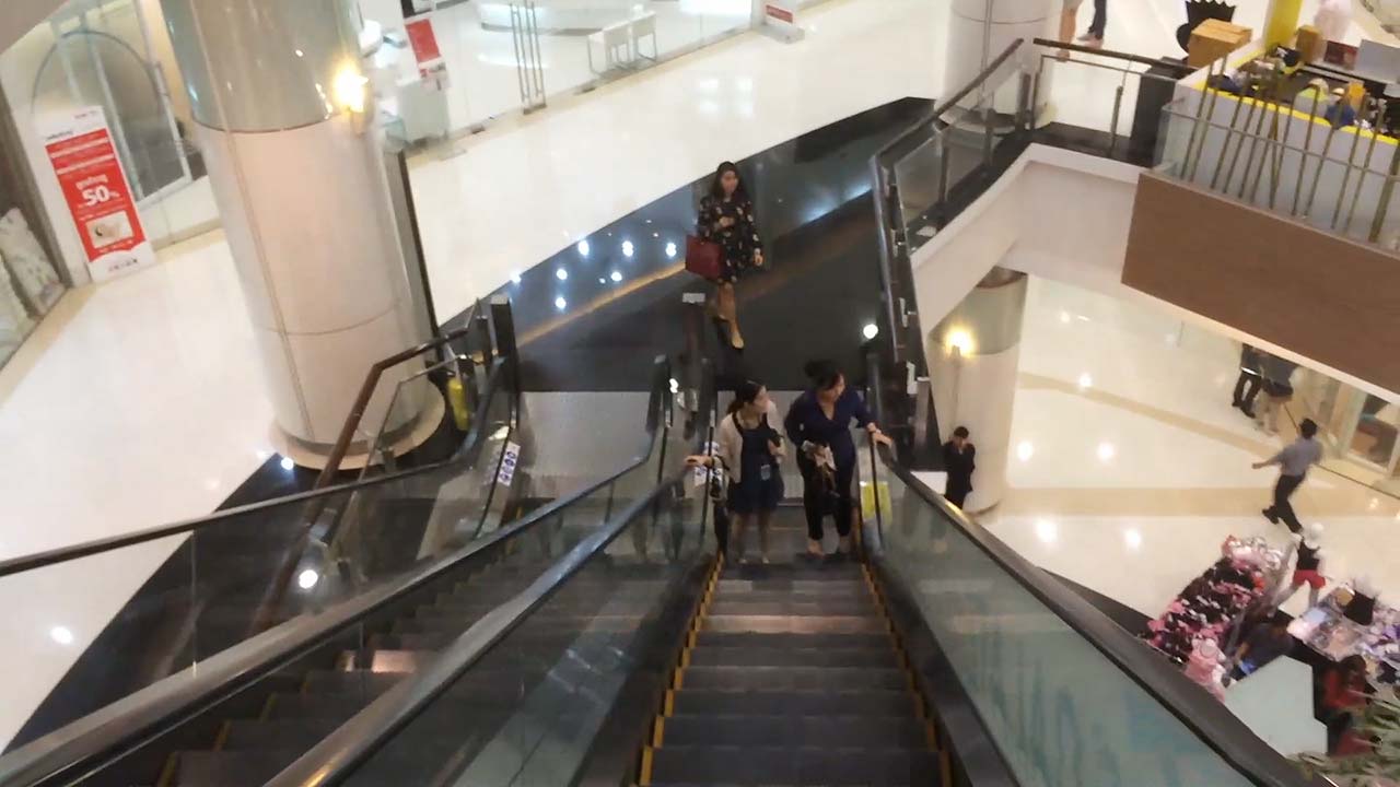 Visiting Mall Called BANGKOK LIFE CENTRE