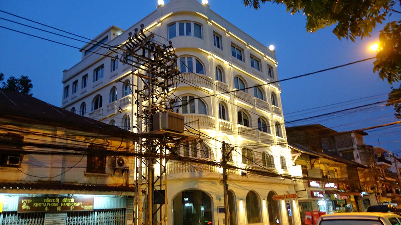 Walk in the city of Vientiane