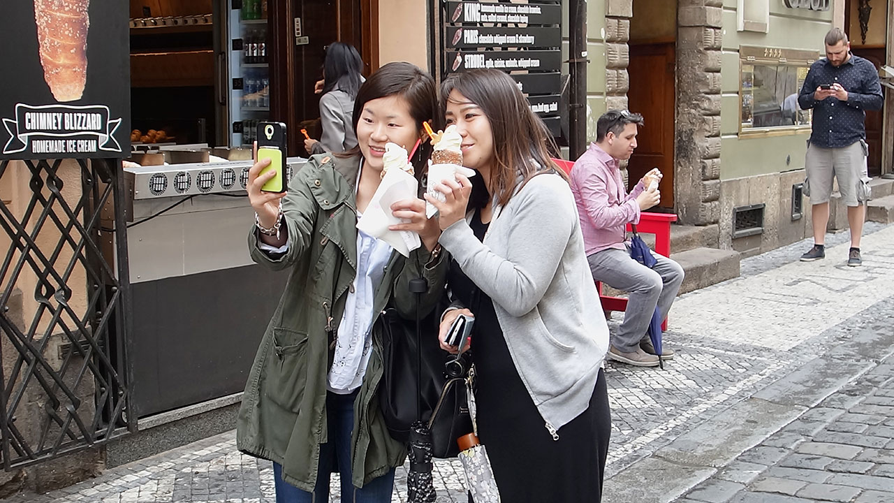Exploring City Centre of Prague and spotting girls