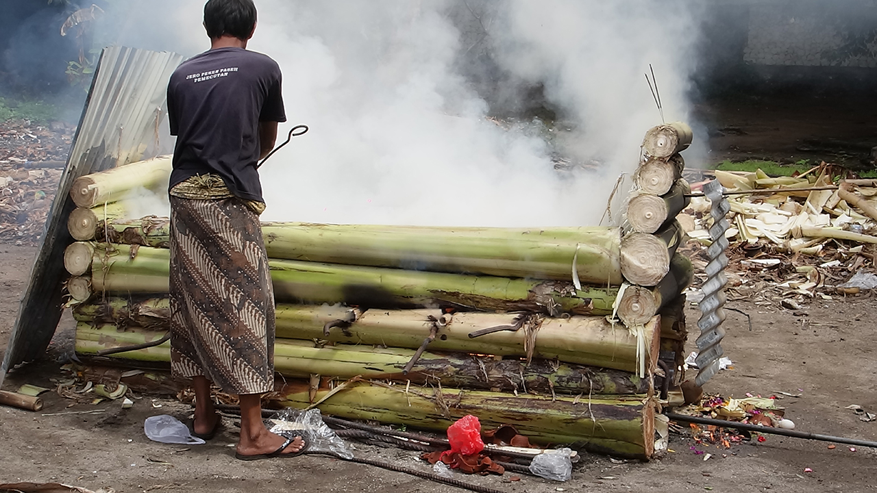Spotted this traditional Bali funeral under way on my walk
