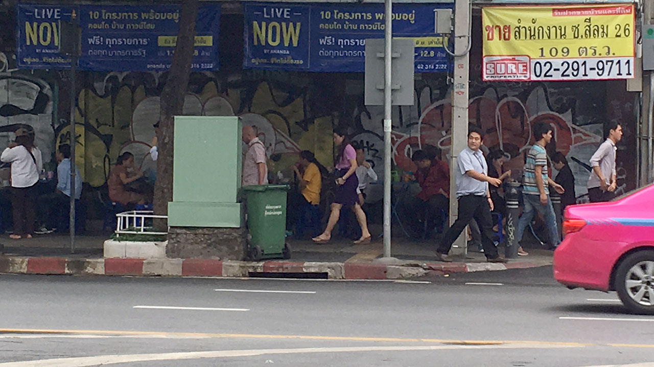 Looking for girls at Bangkok market and soi cowboy