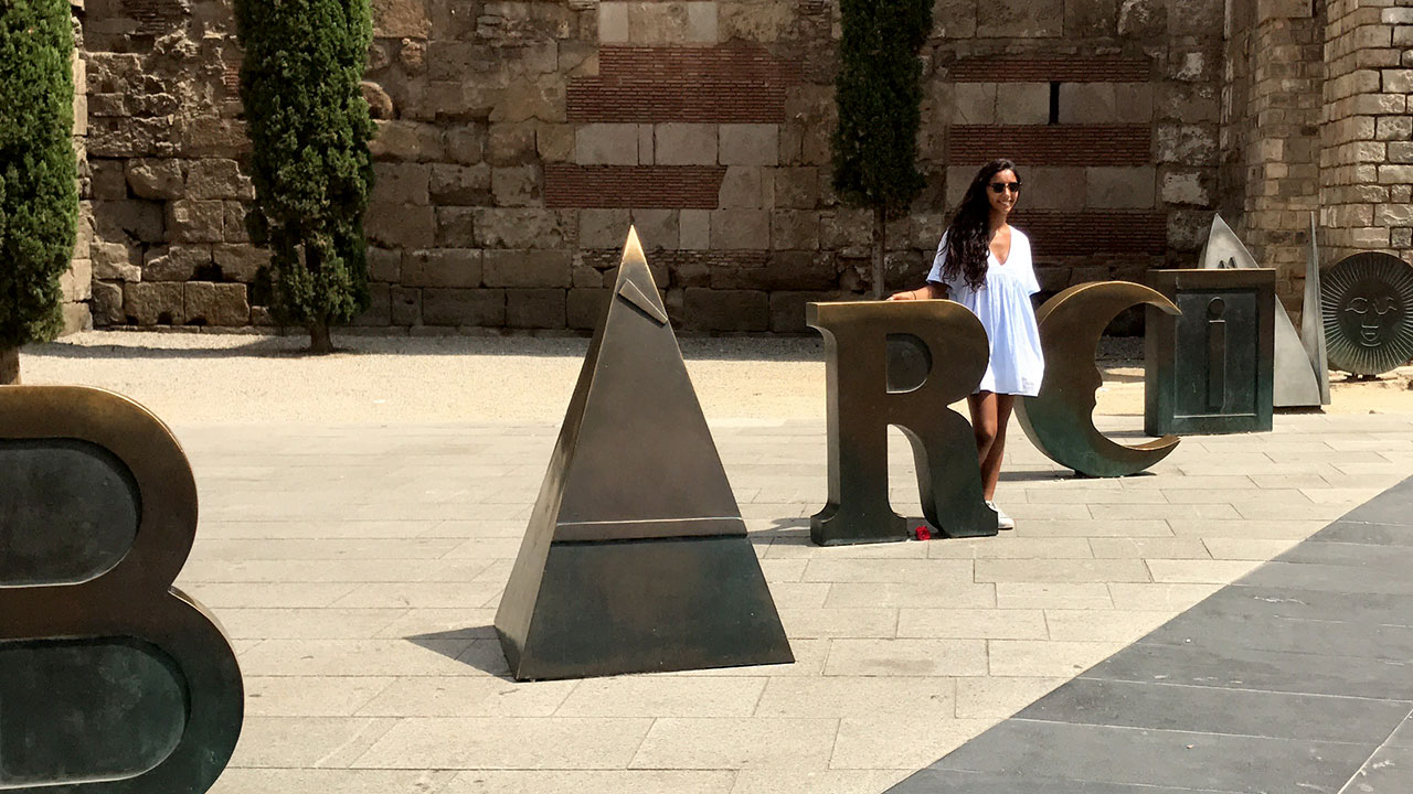 Pics and video of following sexy girls in barcelona