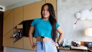 Filipina teen comes over to get photographed and fucked