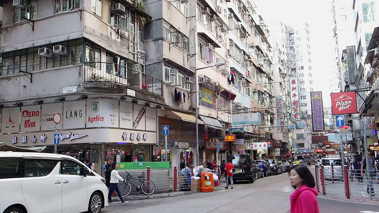 Pussy Hunting Hong Kong streets for girls