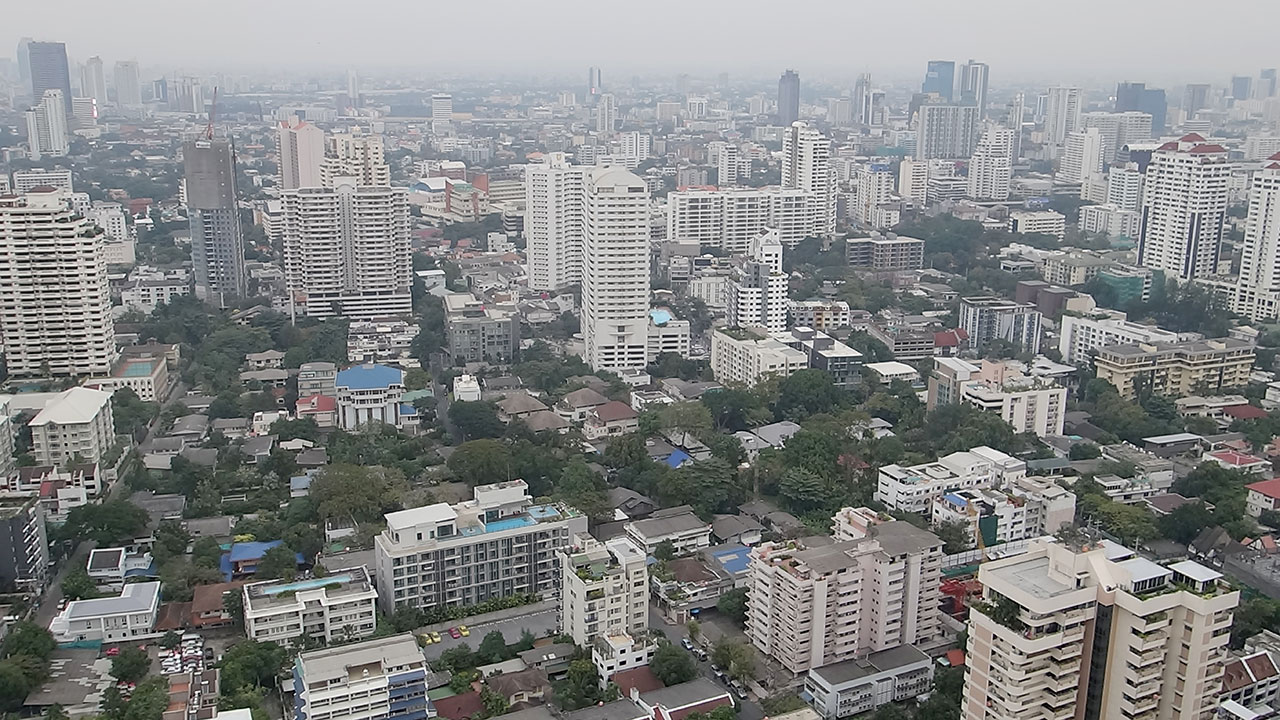 Bangkok Apartment With View shows off Bangkok sky line