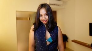 Big lip Malaysian Begging Sex with visible bra