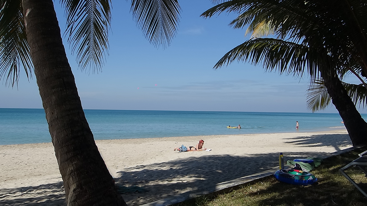 Watching Koh Samui Beach Girls in Thailand