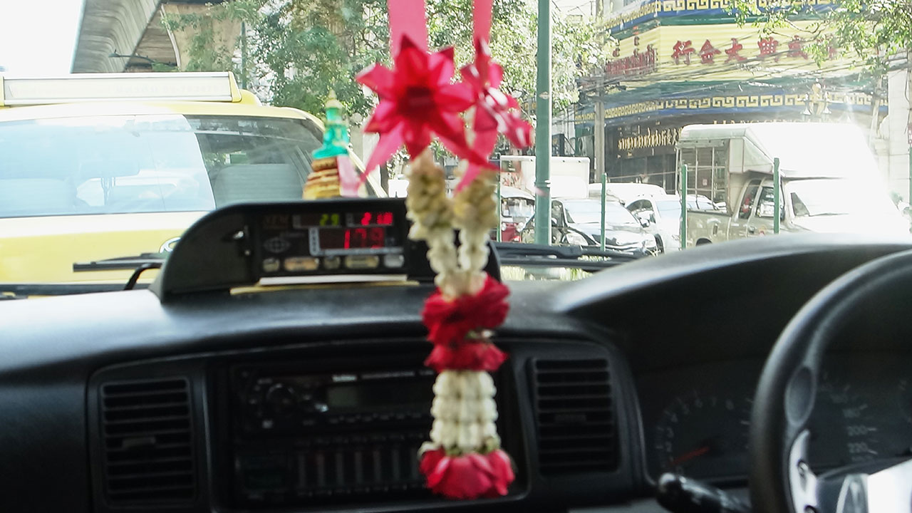 View from inside Bangkok Staycation taxi drive to hotel