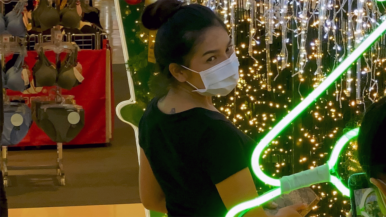 Cute Thai girl spotted on my Pattaya Christmas shopping excursion