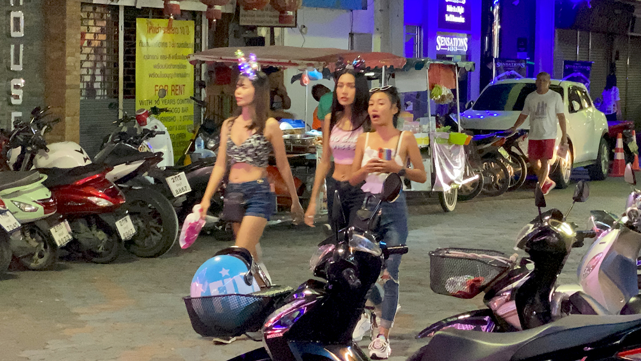 Girls spotted when gone to Barhop walking Street