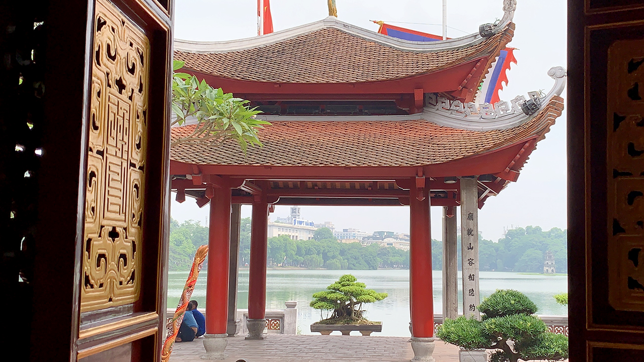 Ngoc Son Temple viewed looking at lake