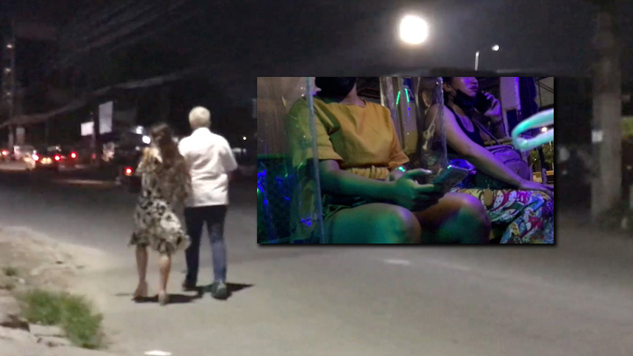 Filipina Jeepney girls and tourist on street