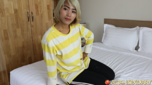 Sexy blonde Asian mall girl