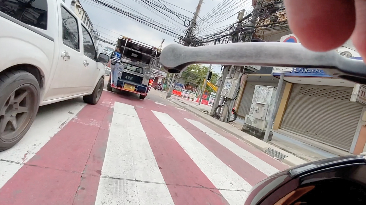 View taking turn on bike during Pattaya Day Drive