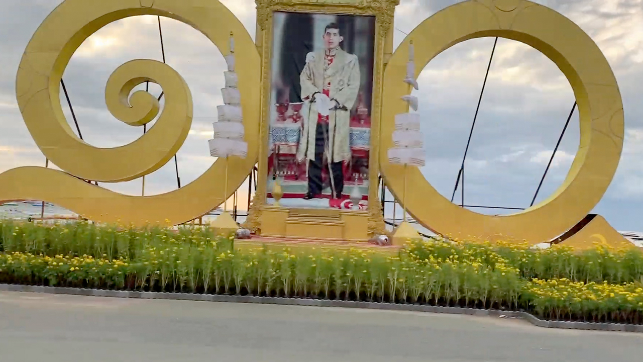 Royalty display near Pattaya Beack Walkers down by the water