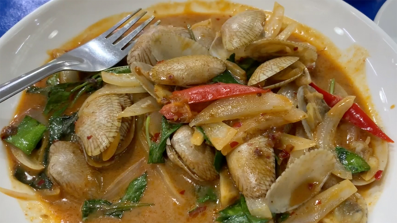 Thai Food with clams and vegetables