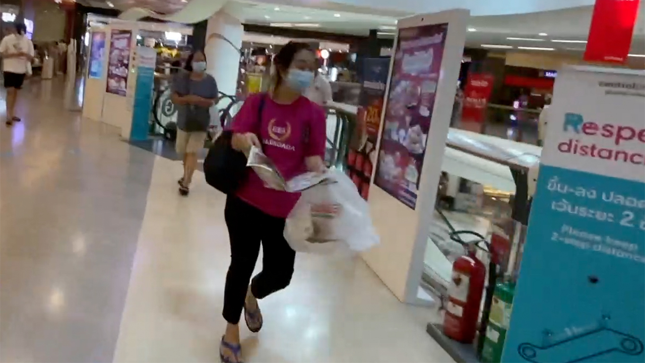 Thai girl walks while I was shopping for sex in Bangkok