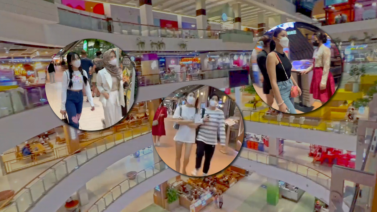 Thai girls spotted at Central World Mall