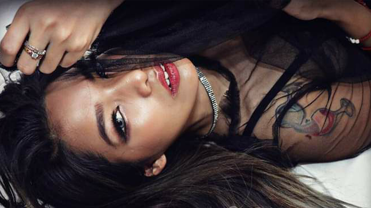 Thai Sexy Model Nori poses in professional photo