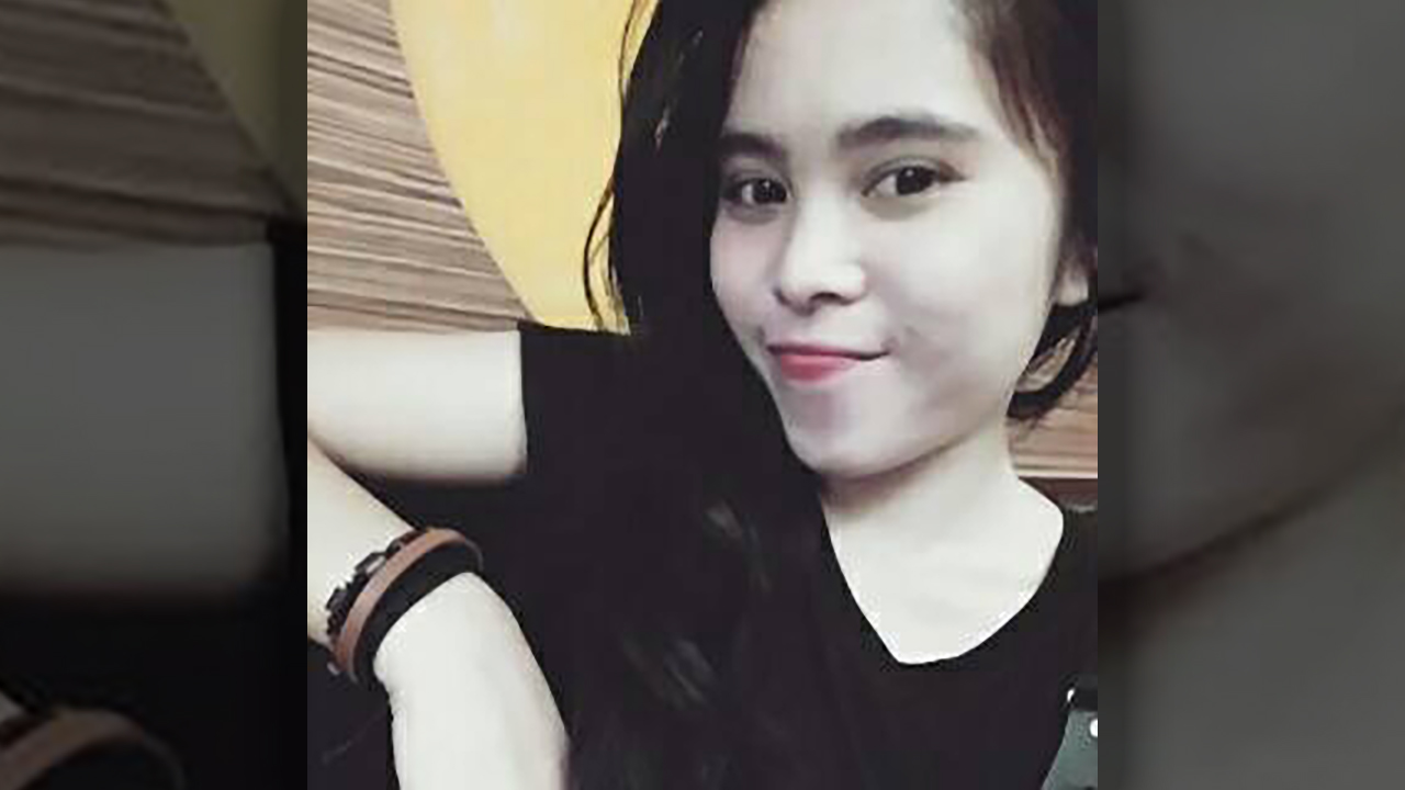 Cute Asian Virgin Mya in selfie image