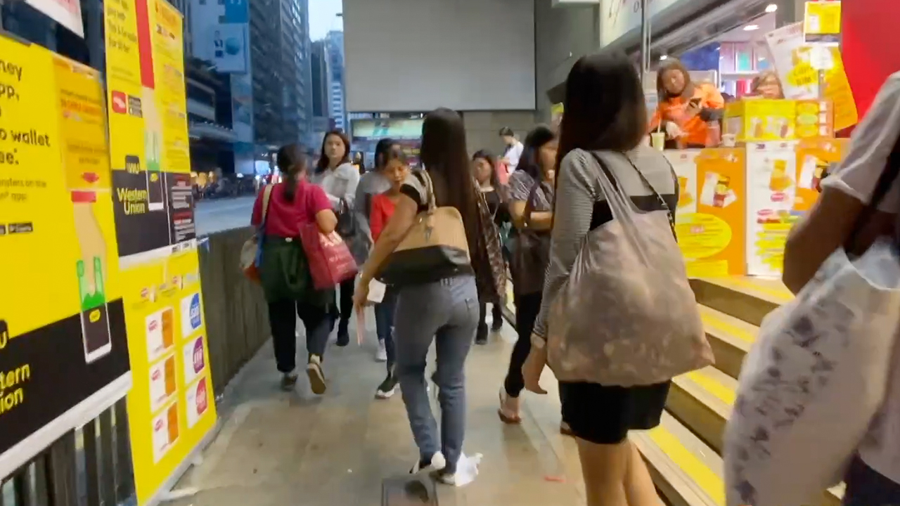 Pinay Mall girl with thick ass in jeans shopping on Sunday