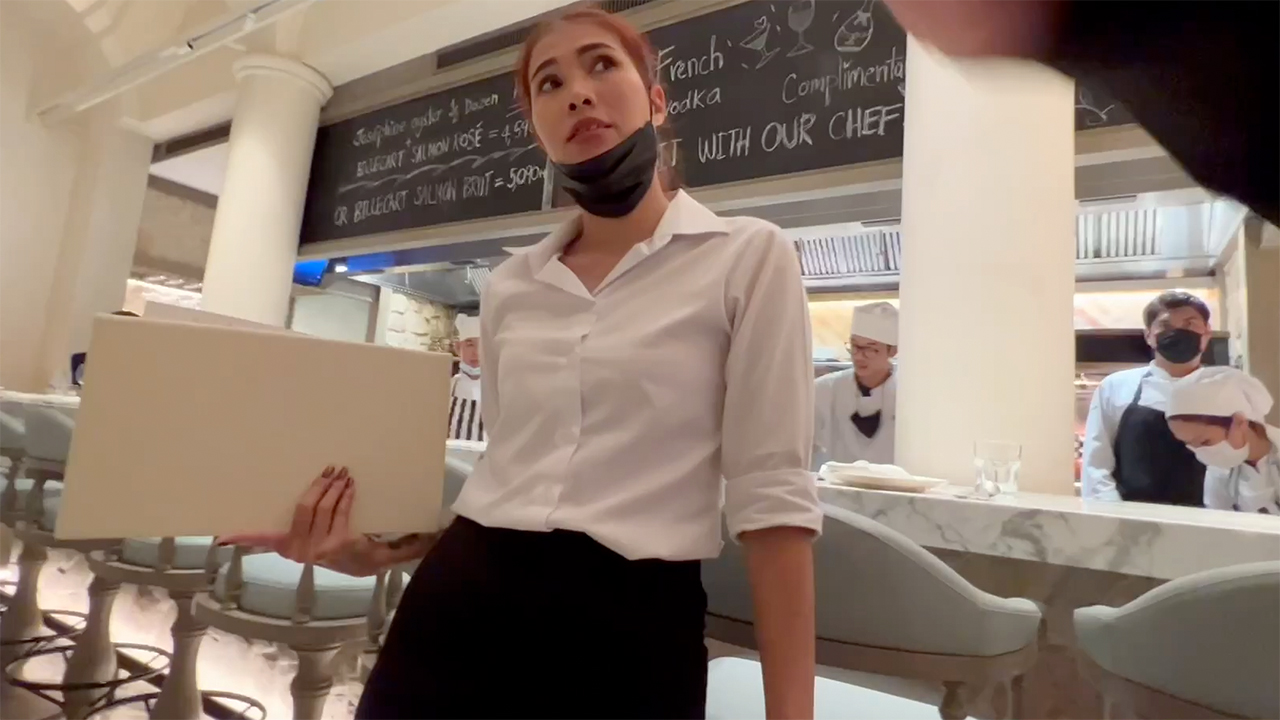 Hot Thai serves me at Bangkok French Resto