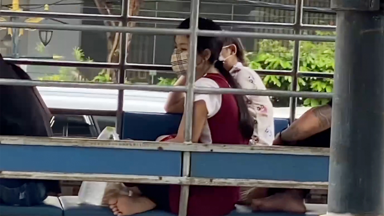 Spotting Thai Girls riding in Bangkok Songthaews