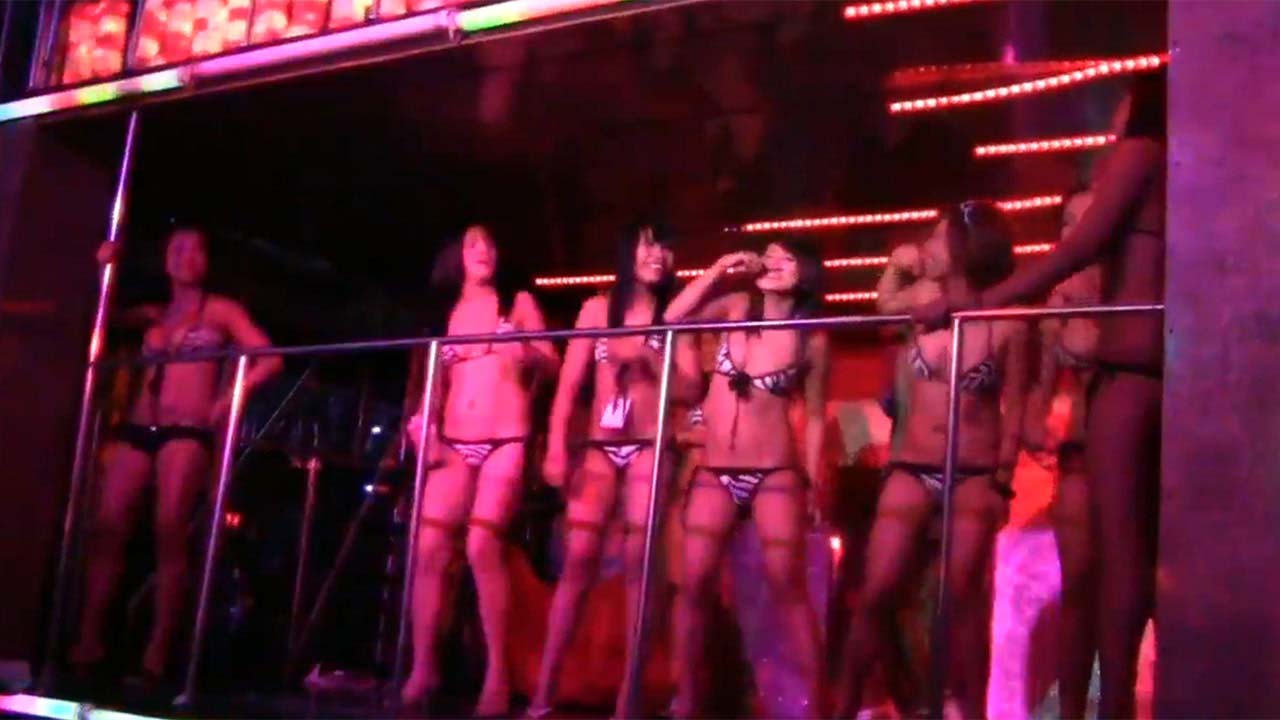 Filipinas dance in Level 3 Angeles City nightclub