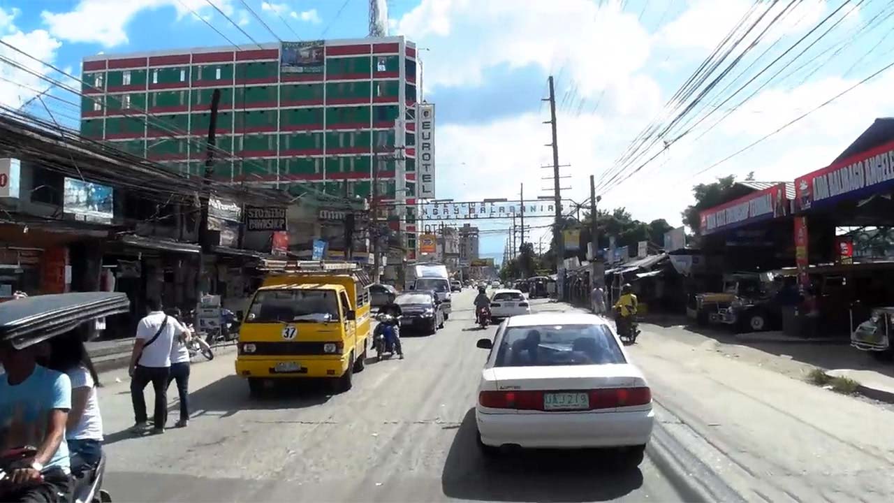 View of road on way to SM Clark in Angeles City