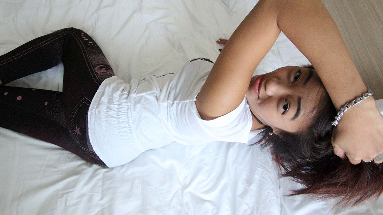 Shy Girlfriend Sex with Filipina Anza in Manila showing her posing clothed