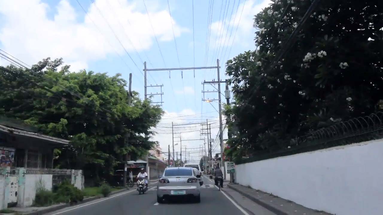 View out windshield of Taxi to Angeles City