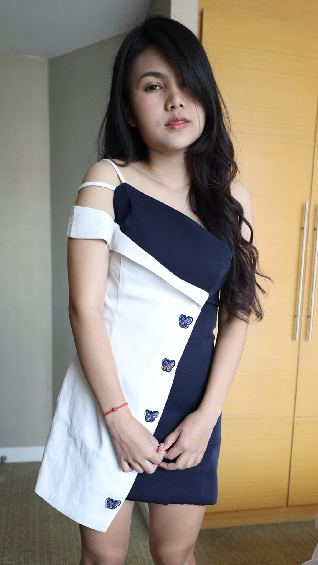 Asian Sex Diary Fin poses in pretty dress