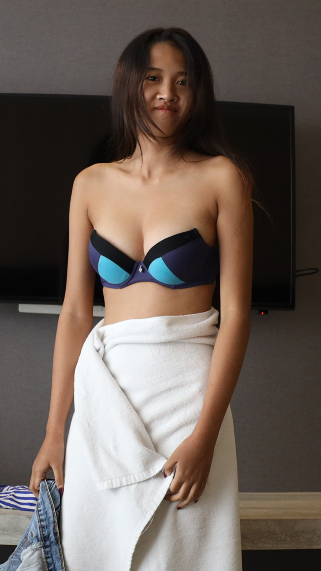 Asian Sex Diary Grace B poses in towel and bra
