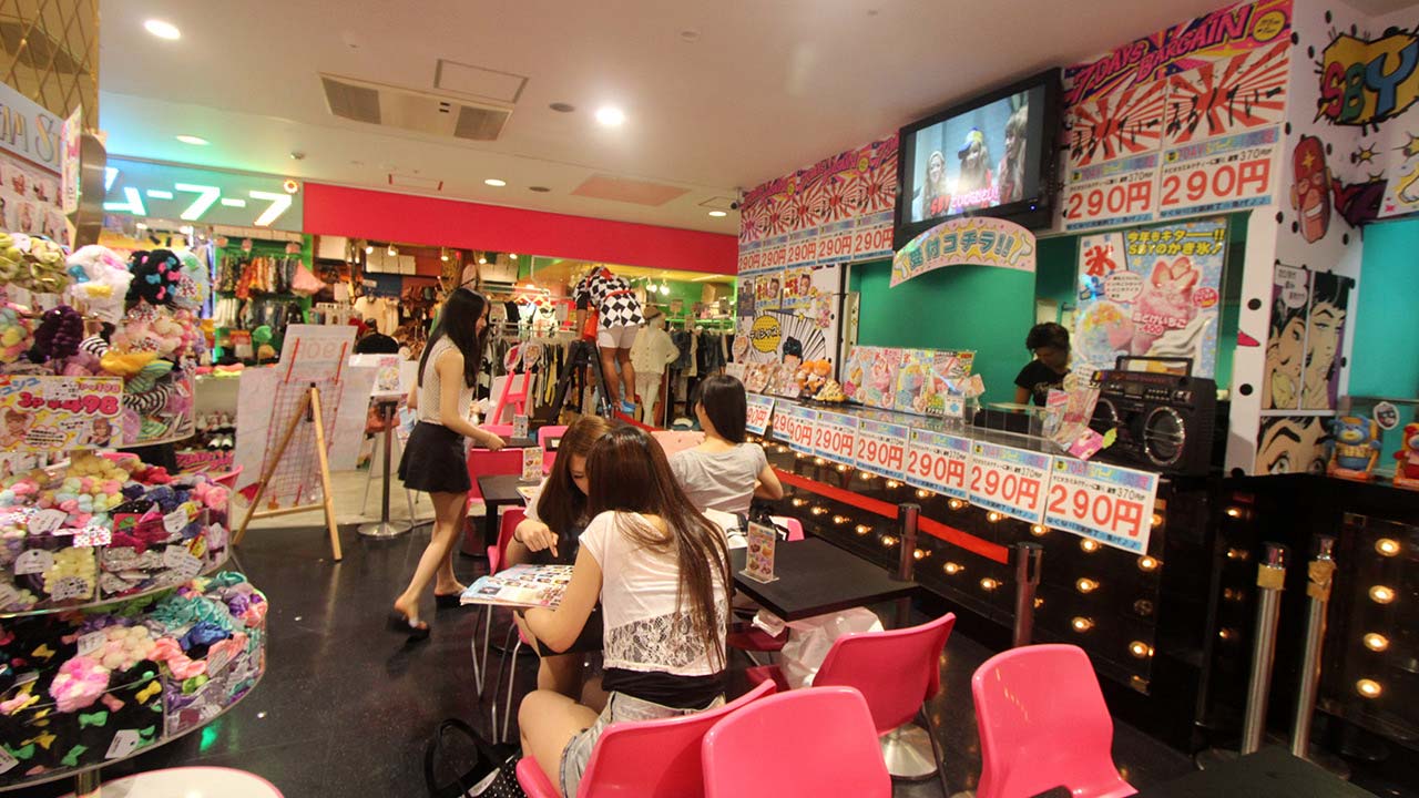 Hot Japanese Girls sit around in Shibuya shop
