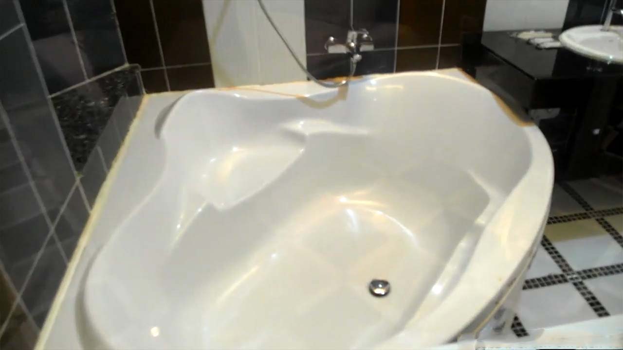 Jacuzzi tub in Japanese Hotel Room