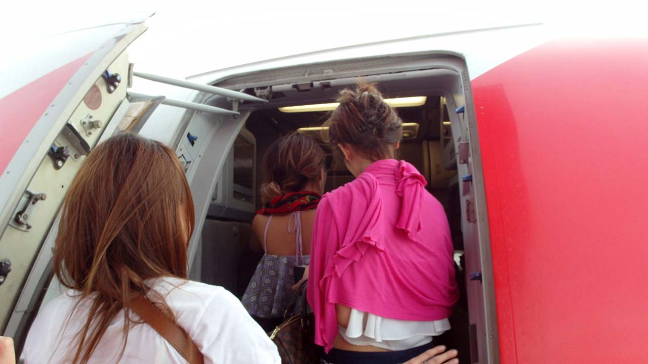 Boarding plane for Bangkok To Amsterdam