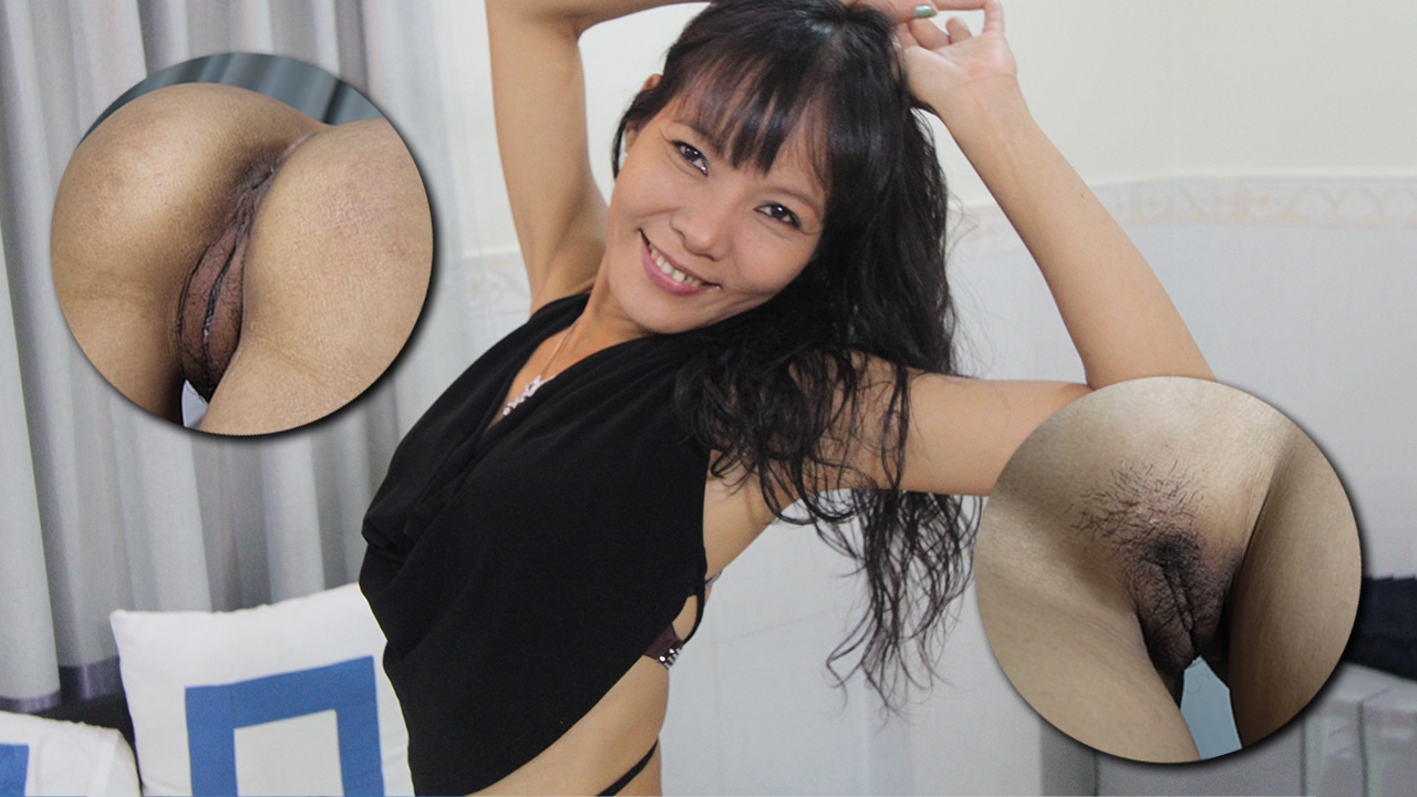 Tiny MILF ass and pussy shown by happy horny skinny Viet MILF